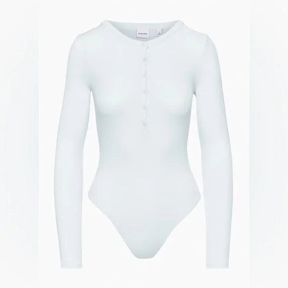 Aritzia Sunday best Henley snowmelt blue body suit size small - Picture 1 of 3